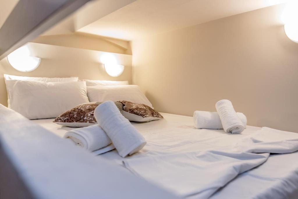 Fratelli Family Rooms Tinos ภายนอก รูปภาพ