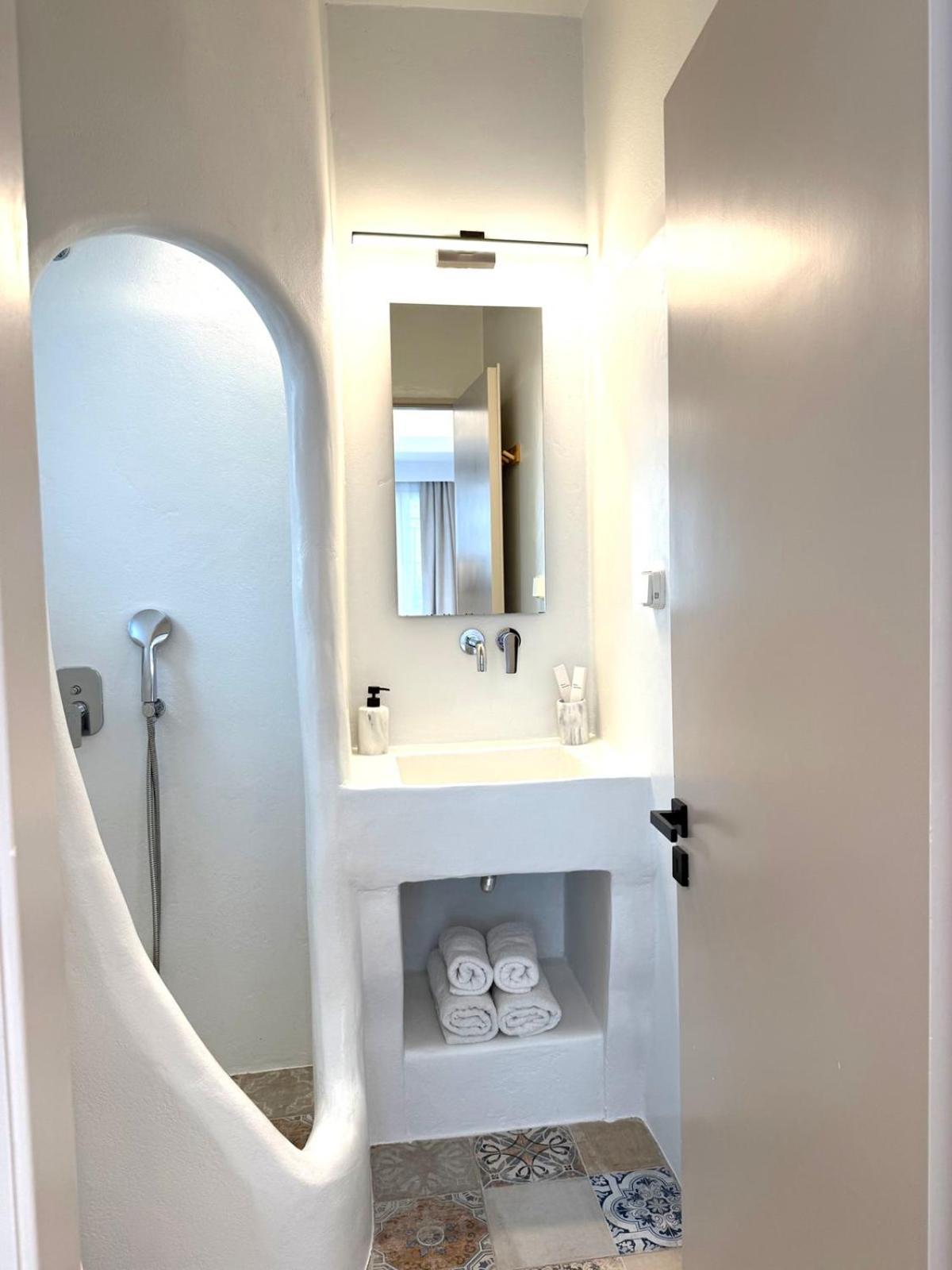 Fratelli Family Rooms Tinos ภายนอก รูปภาพ